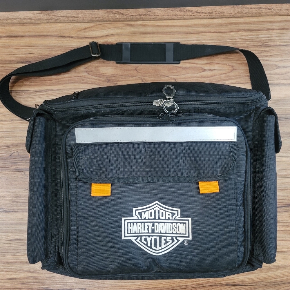 Harley Davidson Black Insulated Travel Cooler Bag with Full Picnic Set